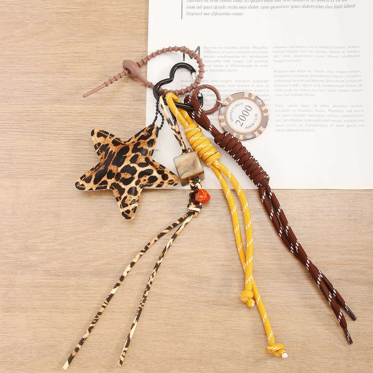 Creative Fashion Leopard Print Fivepointed Pendant Chip Beaded Bag Keychain H250928