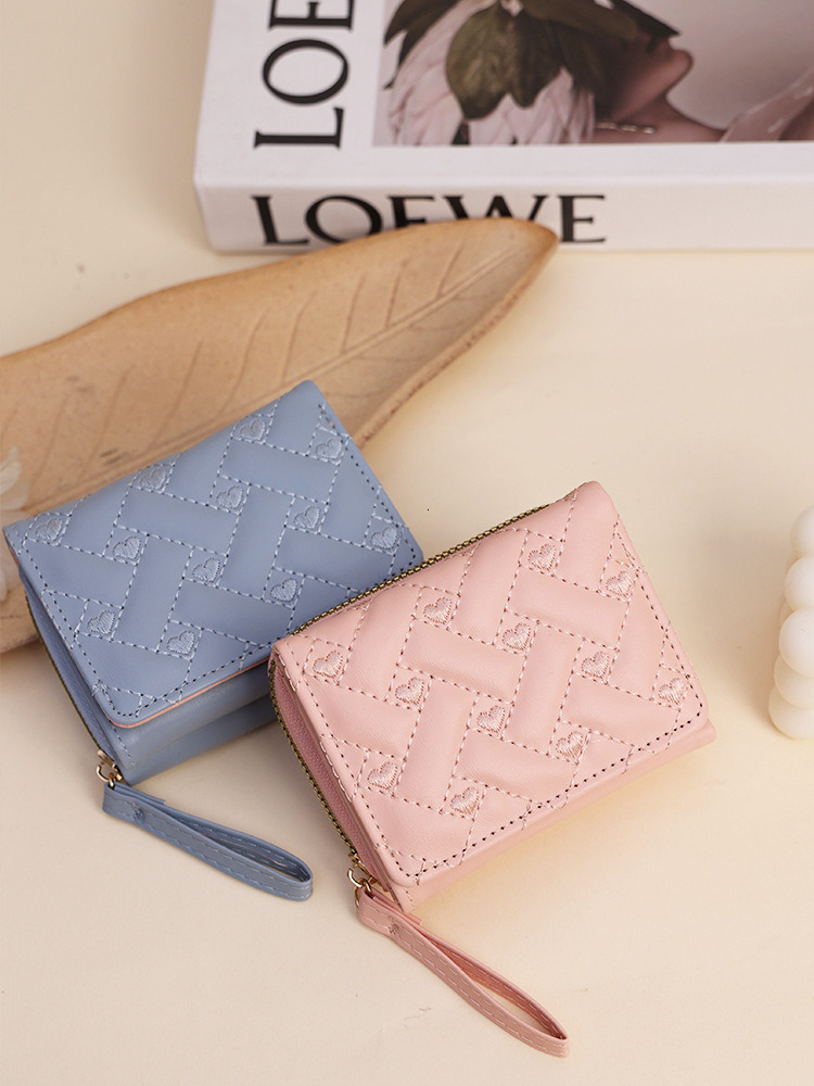 Women's Short Wallet Ins Women's Korean Edition Fashion Embroidery Love Student Zero Wallet 30% Off Card Bag
