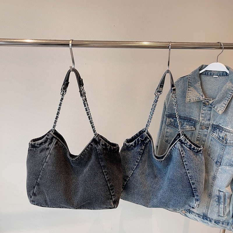 Casual Large Capacity Denim Tote for Women 2025 New Chain Single Shoulder Commuter Underarm Student Class Bag