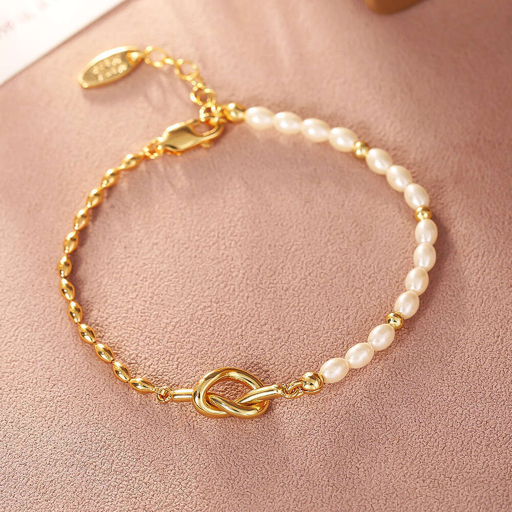 Bracelets Designer Luxury jewelry for women Knot Pearl Bracelet Copper plated with 18K gold Vintage Creative Exquisite High-end Festival Vacation gift