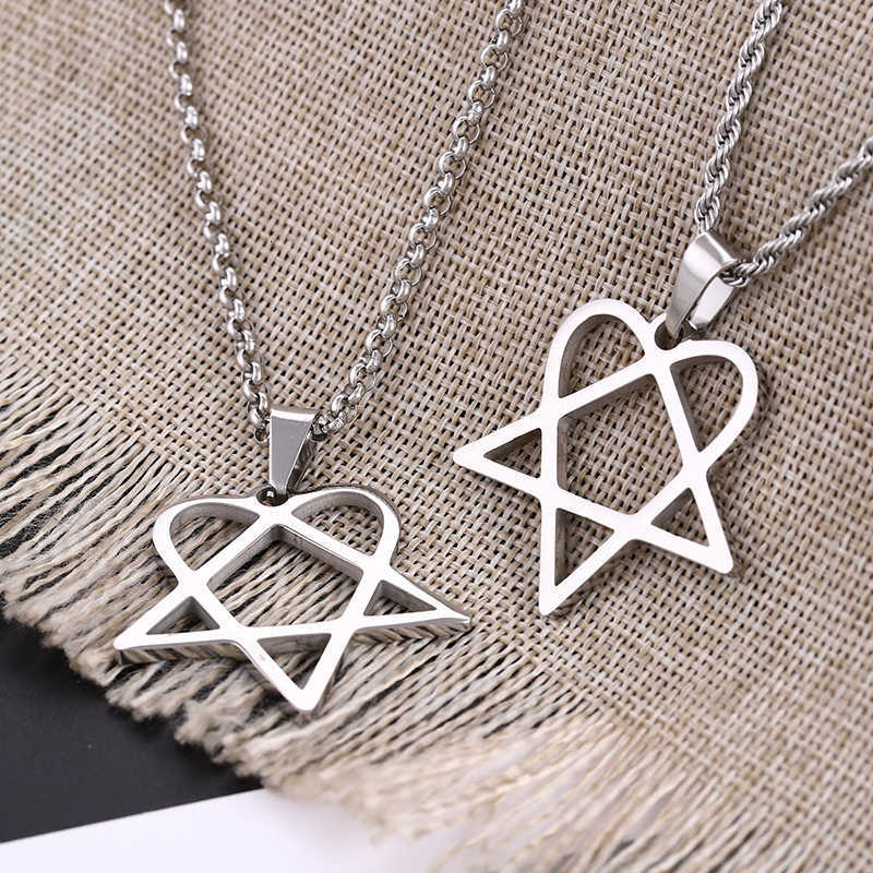 Metal nameplate hollowed-out letter necklace for women, trendy Korean style, simple pendant. Stainless steel collar chain neck chain.