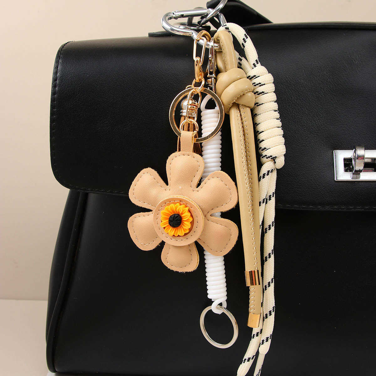 Creative Small Daisy Bag Pendant Sunflower Woven Bag Pendant Keychain H250928