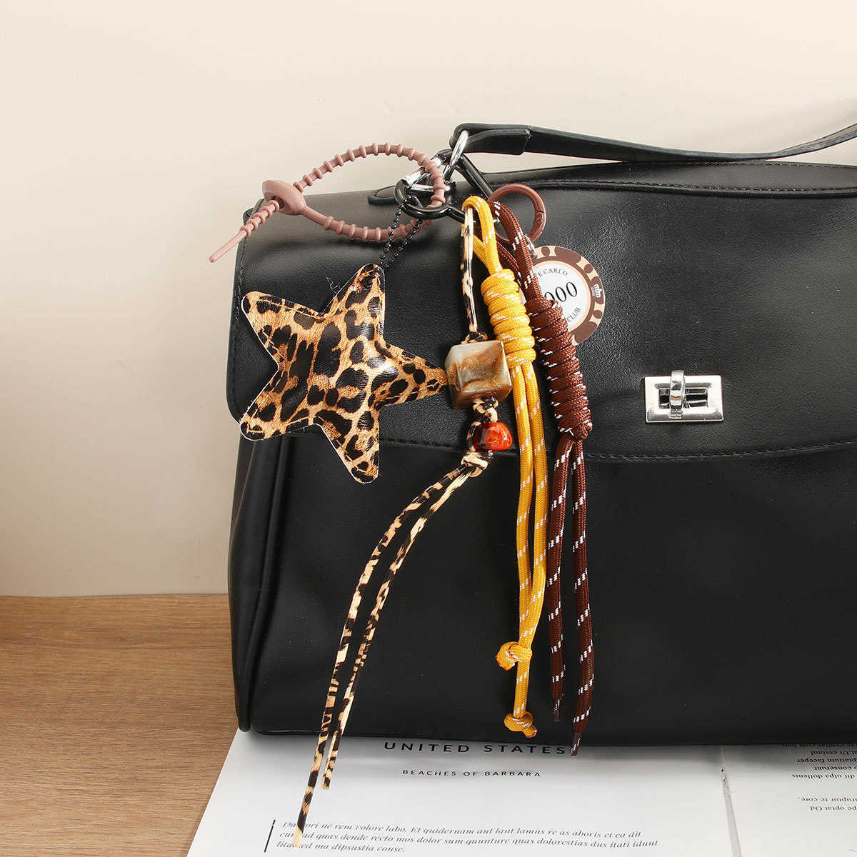 Creative Fashion Leopard Print Fivepointed Pendant Chip Beaded Bag Keychain H250928