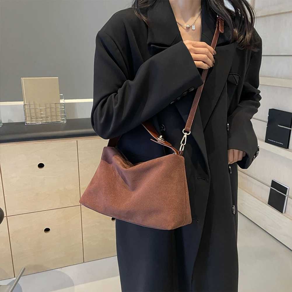 Women Suede Shoulder Bag Adjustable Strap Hobo Purse With Inner Pocket Satchel Purse Zipper Clutch Purse for Work Travel L250928