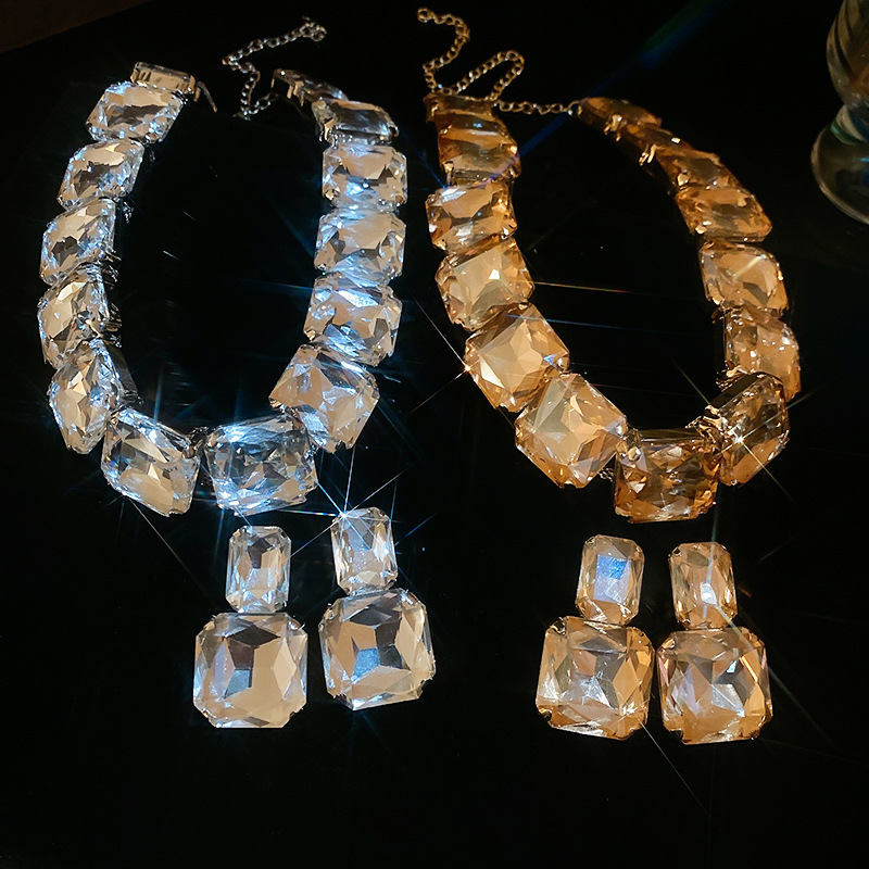 Diamond-Encrusted Square Necklace and Earrings Set, Niche Exaggerated Design, Collarbone Chain, Fashionable High-End Jewelry Accessories - view 5