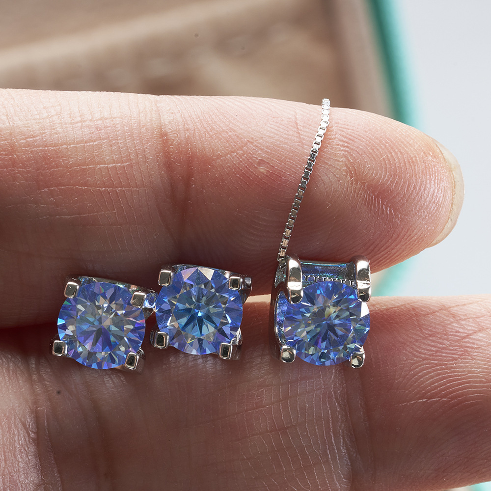 Diamond earrings Moissanite Earrings S925 Sterling Silver Earrings Fashion Bull Head Four-Prong Diamond Earrings