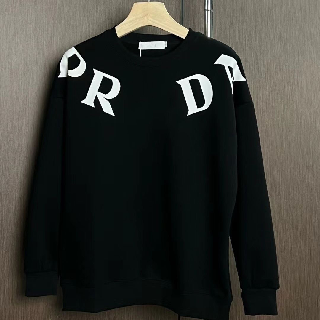 Joker long-sleeved 2025 explosions printed with the same online celebrity letter round neck sweater in autumn and winter casual handsome couples.