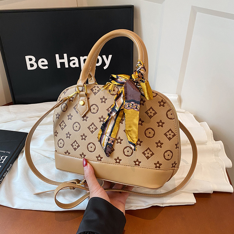 Designer Bags Three-dimensional hand-held shell bag, Korean-style embossed texture single-shoulder bag, versatile design sense crossbody bag, Free shi