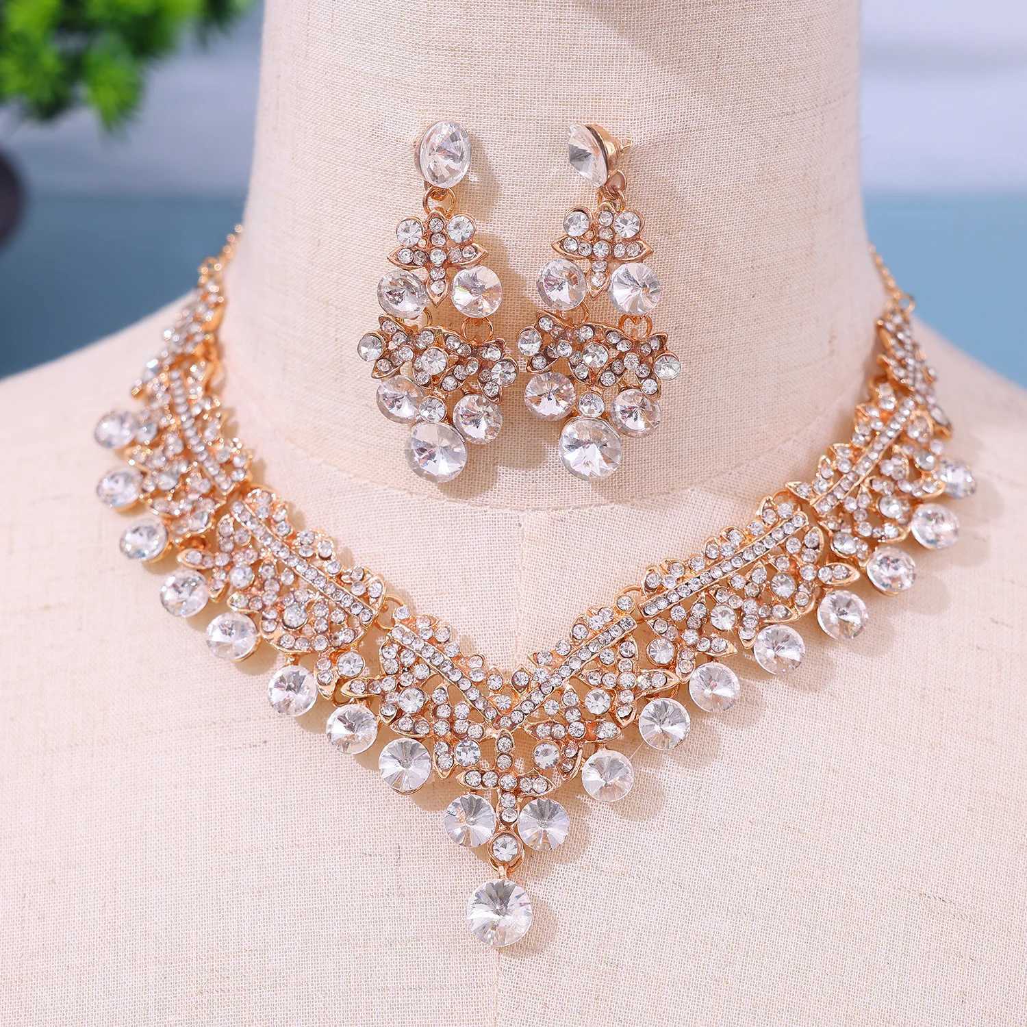 Hot Selling New Arrival Women Fashion Jewelry Set Wedding Bridal Crystal Neckle Earrings Set L2509280B2C