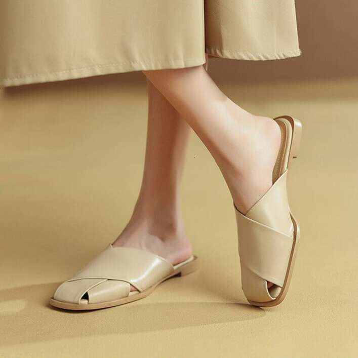 Super Comfortable Closed-Toe Sandals for Women, Square-Toe Low-heel Designer Shoe Flat Shoes, Chunky heel Fashion Half Slippers