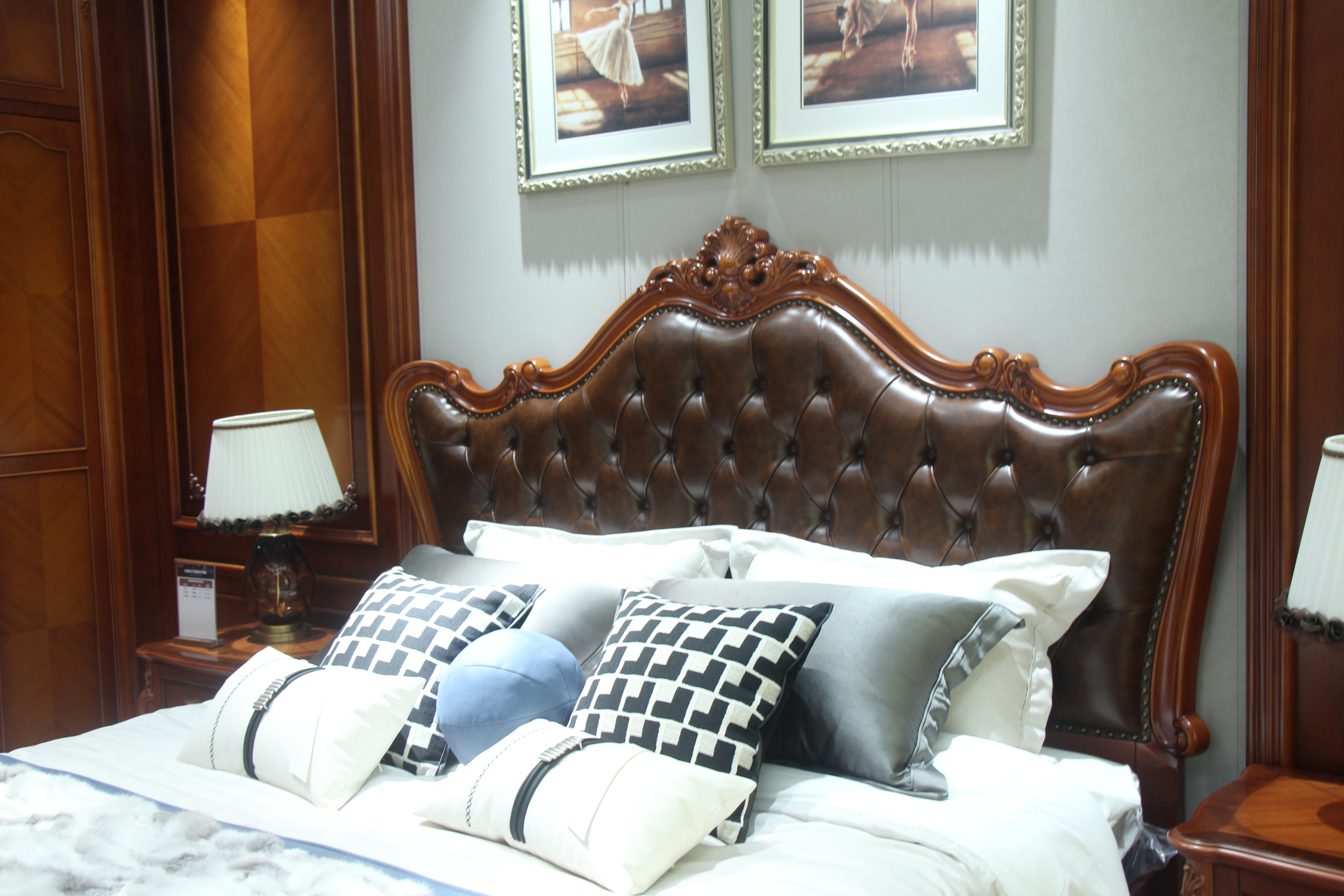 Zhong zhixin European-style Series King Bed Meticulously crafted by Danish designers Made of solid wood and genuine leather