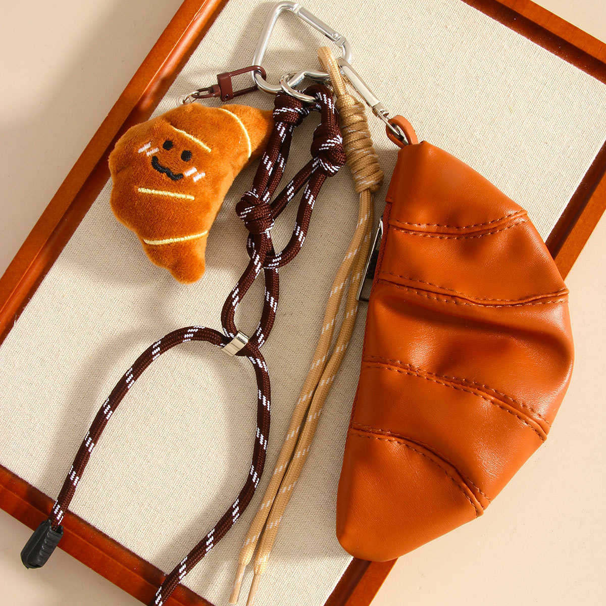 Niche Croissant Bag Coin Purse Keychain Fashion Versatile Bag Pendant Accessory H250928