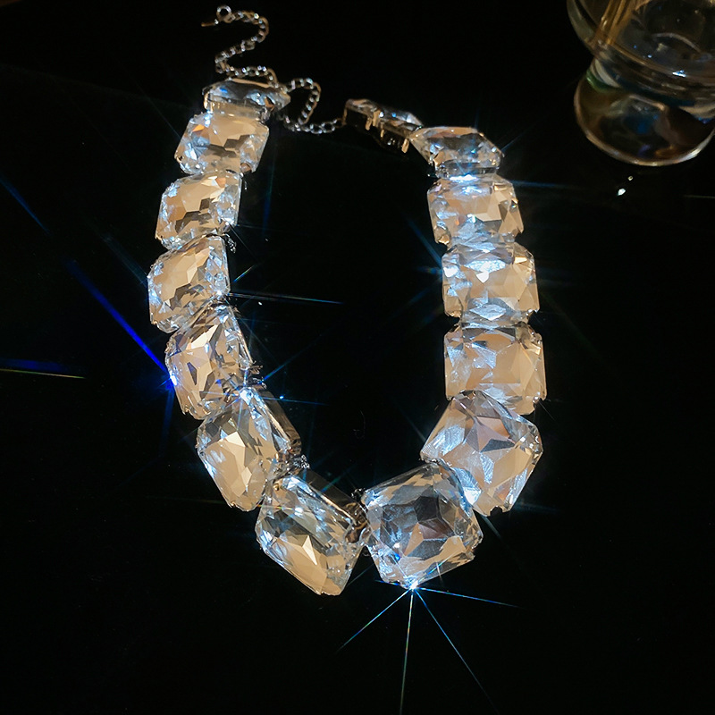 Diamond-Encrusted Square Necklace and Earrings Set, Niche Exaggerated Design, Collarbone Chain, Fashionable High-End Jewelry Accessories - view 7