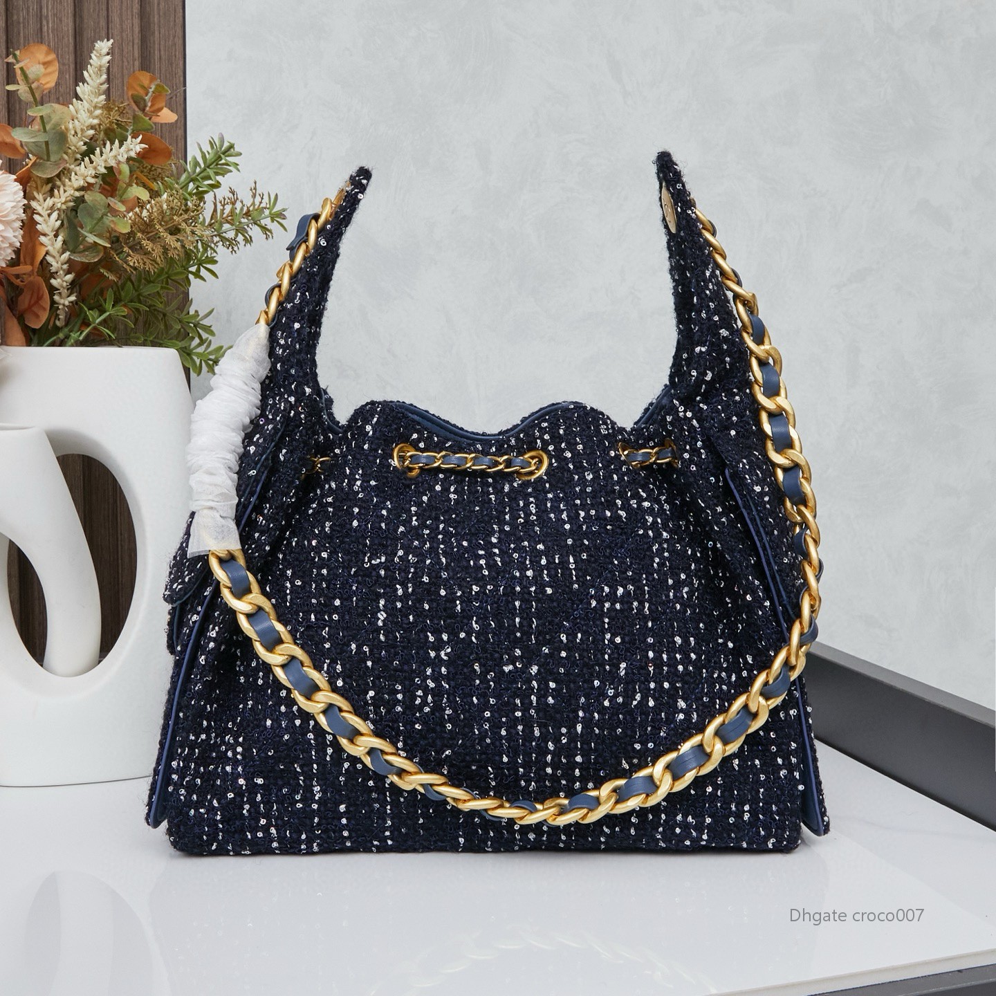 Cc 25C Hobo Womens Trendy Denim Drawstring 2025 Summer Hippie Women Fashion Designer Weekend Bag Large Shoulder Bags 20D white black