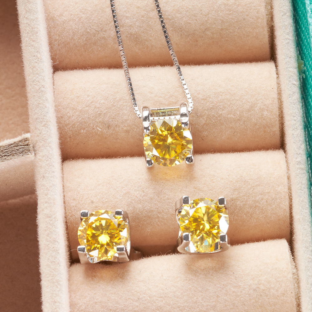 Diamond earrings Moissanite Earrings S925 Sterling Silver Earrings Fashion Bull Head Four-Prong Diamond Earrings