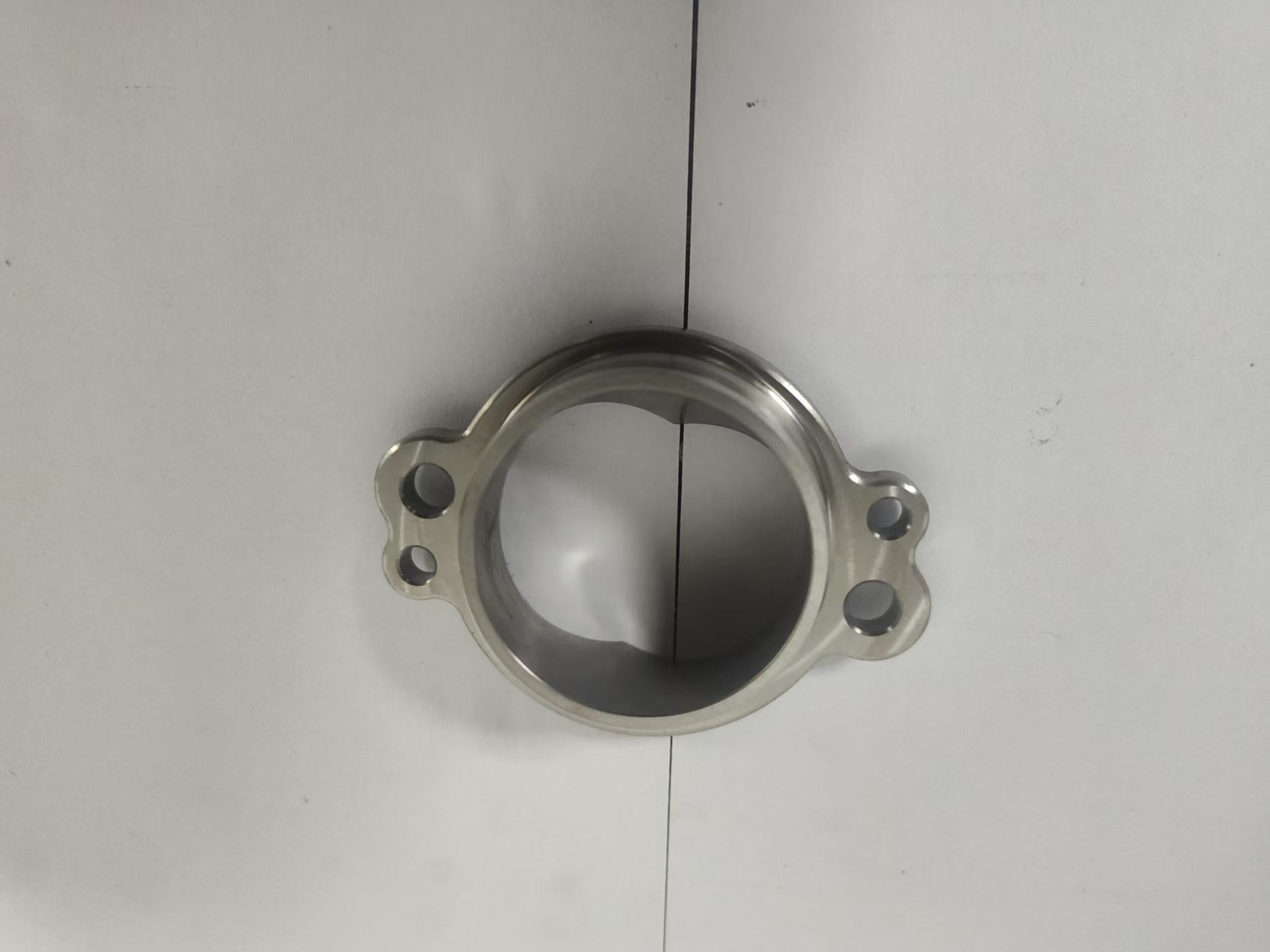 Common Tools Stainless Steel Precision Machined Flange Component with Special - Shaped Inner Cavity and Mounting Holes H08