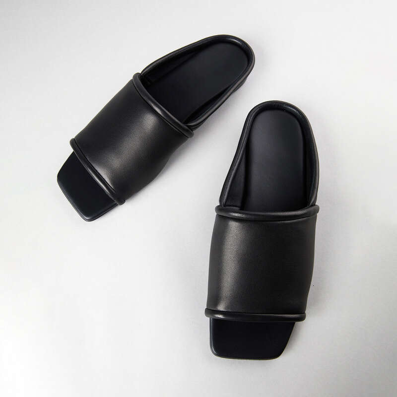 Genuine Leather Niche Beach Casual Wide Flat for Women 2025 New Simple Versatile Sandals