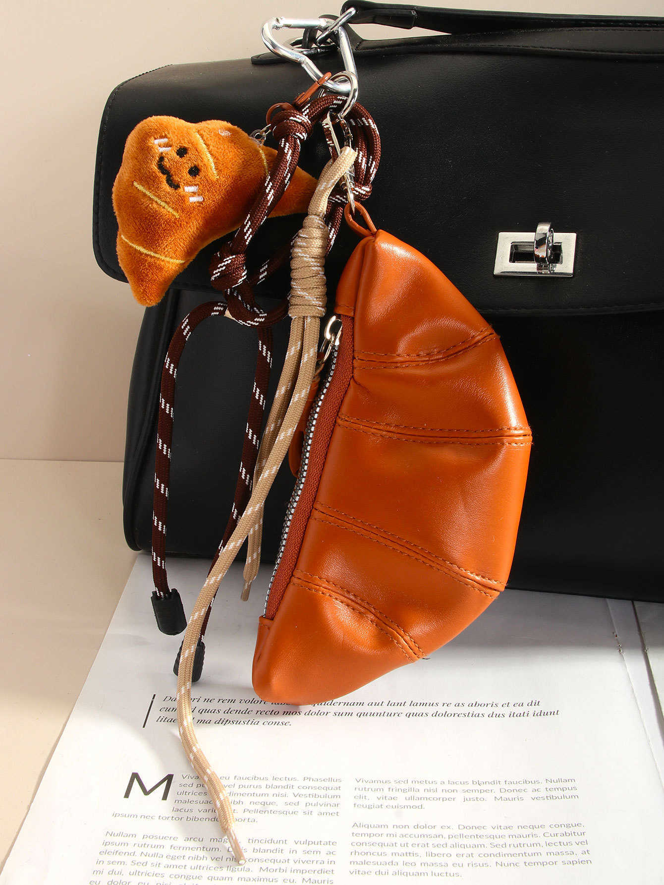 Niche Croissant Bag Coin Purse Keychain Fashion Versatile Bag Pendant Accessory H250928