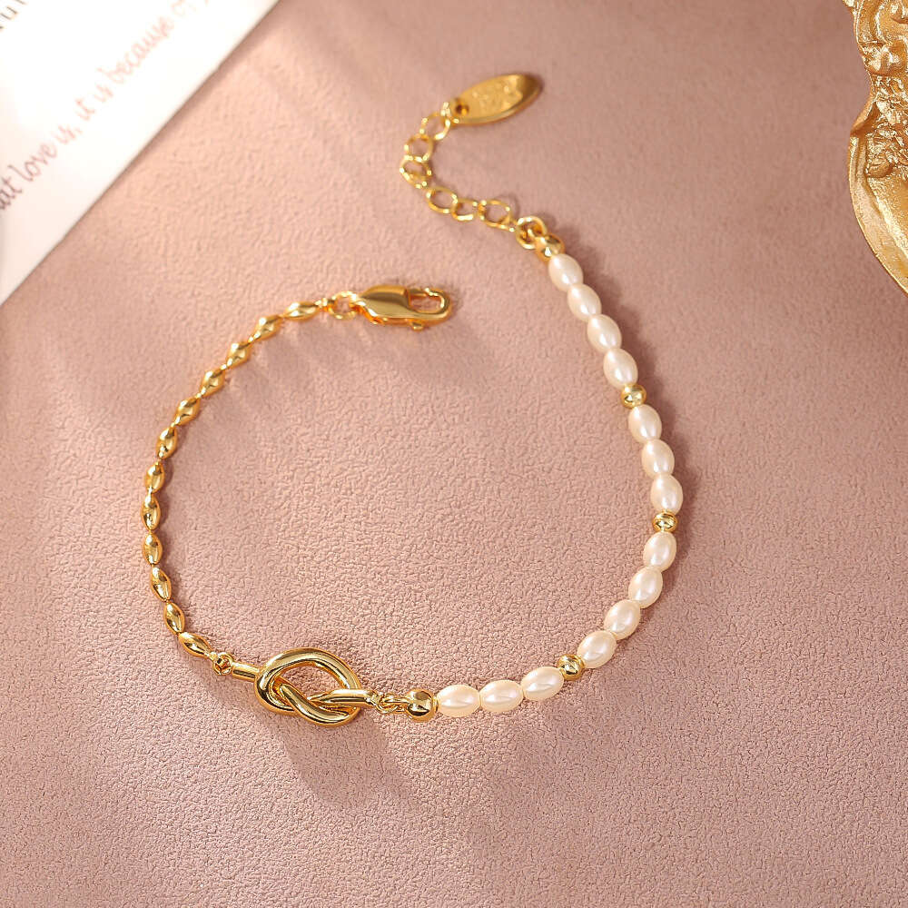 Bracelets Designer Luxury jewelry for women Knot Pearl Bracelet Copper plated with 18K gold Vintage Creative Exquisite High-end Festival Vacation gift