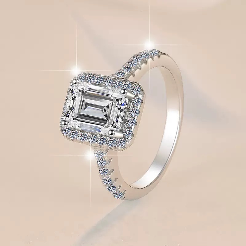 Attractive and Trendy Womens Ring Exudes Timeless Elegance Making 14 Kt Yellow Gold Lab Grown Diamond Ring in Vvs Clarity