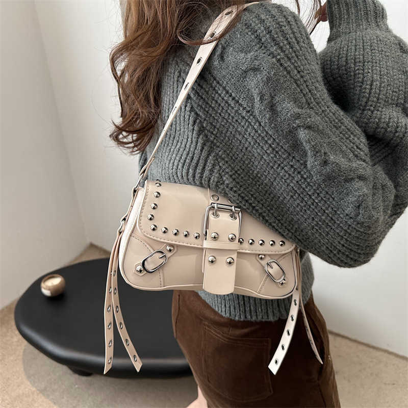 2025 New Textured Trendy Hot Girl Rivet Leopard Print Unique Design Motorcycle Single Shoulder Crossbody Underarm Baguette Womens Bag L250928