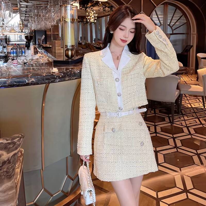 American Elegant Fashion Short Coat Slim Fit Half Skirt Two Piece VNeck Small Fragrant Tweed Autumn 2023 New Set