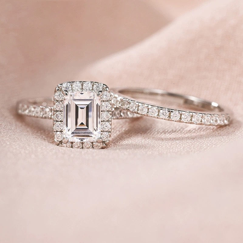 Attractive and Trendy Womens Ring Exudes Timeless Elegance Making 14 Kt Yellow Gold Lab Grown Diamond Ring in Vvs Clarity