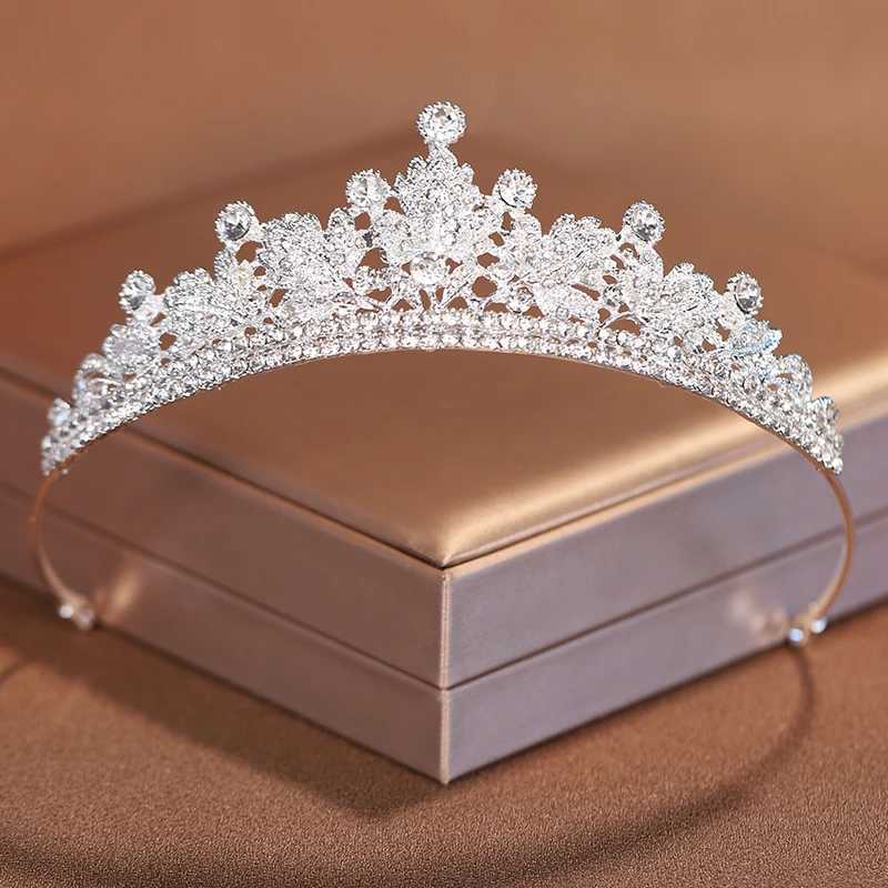 Itazzo Bridal Headwear Full Of Exquisite Atmosphere Charming Fashion Silvercolour Ladies Crown For Wedding L2509282053