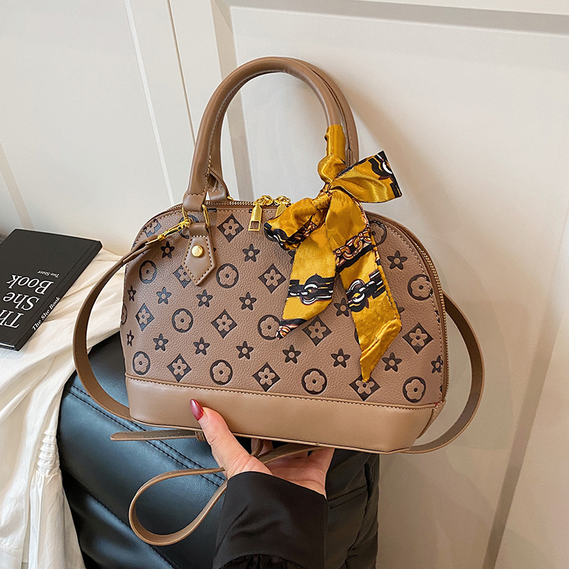 Designer Bags Three-dimensional hand-held shell bag, Korean-style embossed texture single-shoulder bag, versatile design sense crossbody bag, Free shi