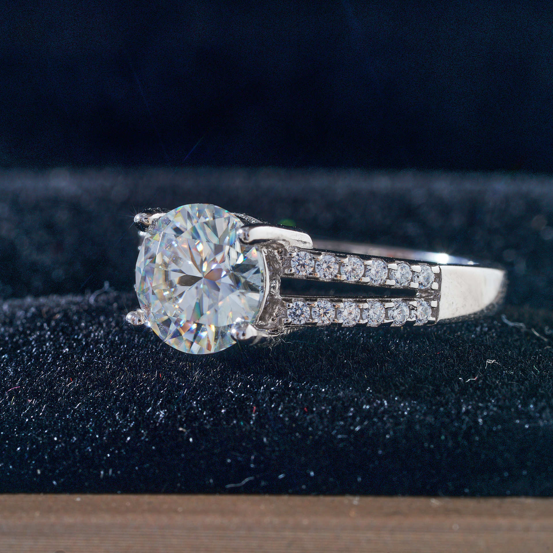 Hot engagement ring 2 CT 8mm D Color Moissanite Ring Pure Silver S925 Silver with GRA Moissanite Certificate Women's Ring