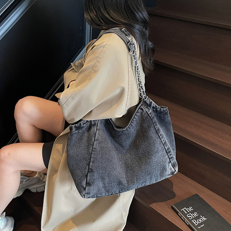 Casual Large Capacity Denim Tote for Women 2025 New Chain Single Shoulder Commuter Underarm Student Class Bag