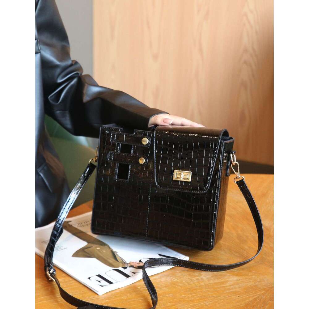 Portable Drink Bottle Water Trendy New Niche Design Large Insulated Cup Commuter Bag Single Shoulder Crossbody