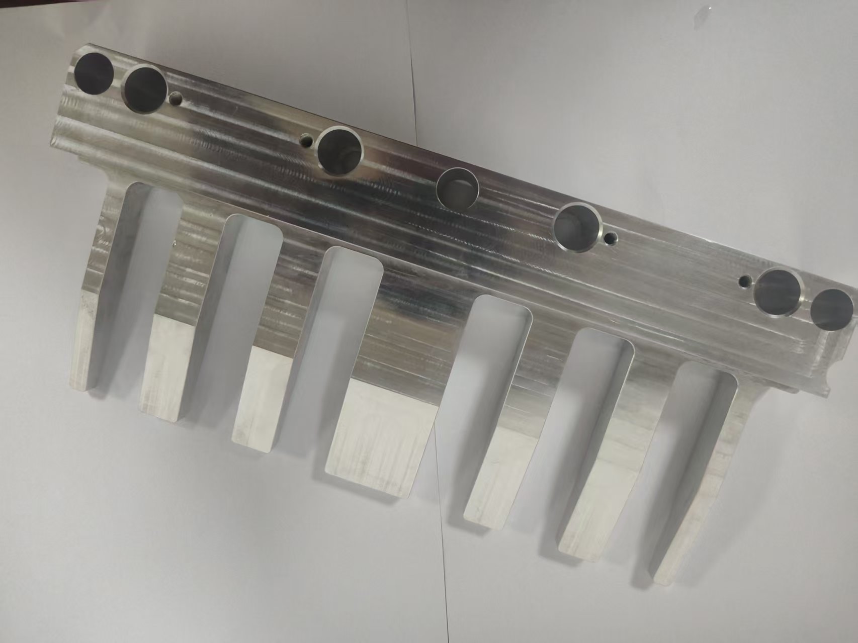 Common Tools Aluminum Alloy Precision - Machined Heat Sink with Multiple Holes for Electronic Devices H03