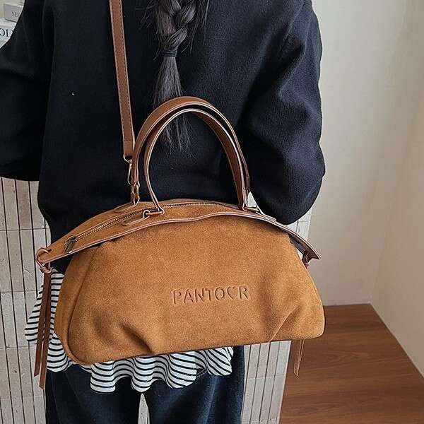 2025 Autumn Winter New Trendy Designer Bags Shoulder Commuter Crossbody Bag Korean Style Mheelard Handhheeld Tote for Women