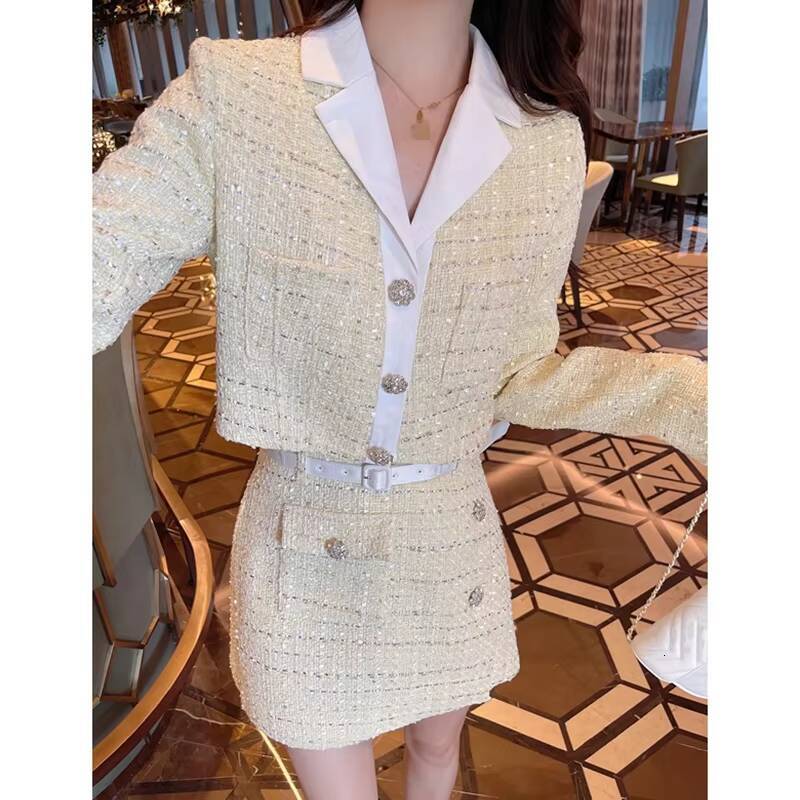 American Elegant Fashion Short Coat Slim Fit Half Skirt Two Piece VNeck Small Fragrant Tweed Autumn 2023 New Set