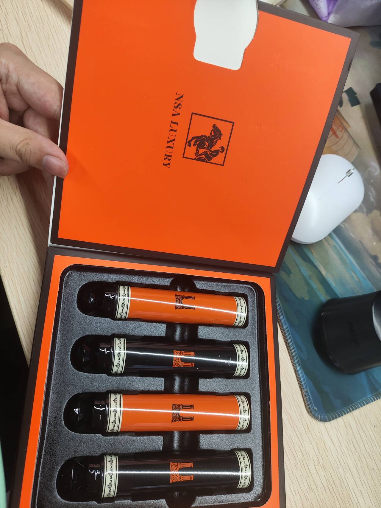 Lipstick folding soft-bristled toothbrush for business trips and travel Couples set High-end gift box for both men and women