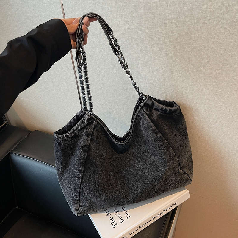 Casual Large Capacity Denim Tote for Women 2025 New Chain Single Shoulder Commuter Underarm Student Class Bag