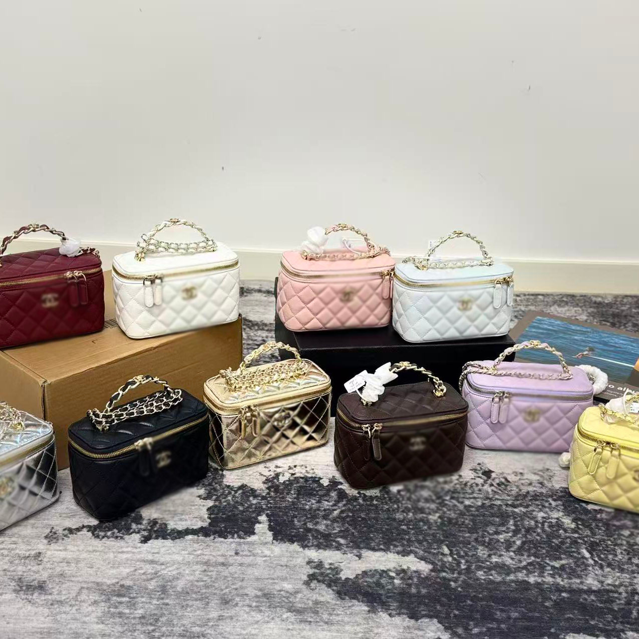 Designer bag vanity bag One shoulder fashionable Designer makeup bag women's bag Diamond checkered versatile boxed bag