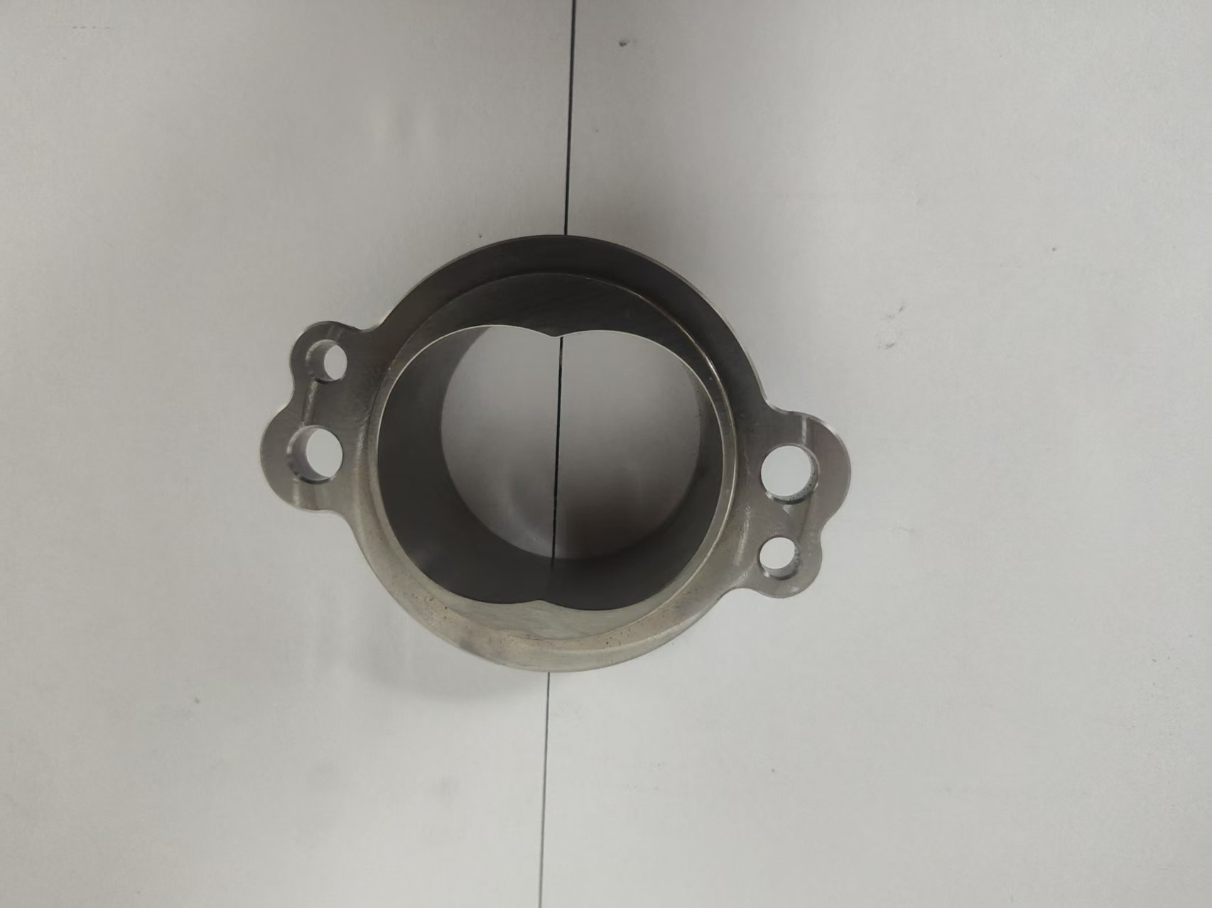 Common Tools Stainless Steel Precision Machined Flange Component with Special - Shaped Inner Cavity and Mounting Holes H08