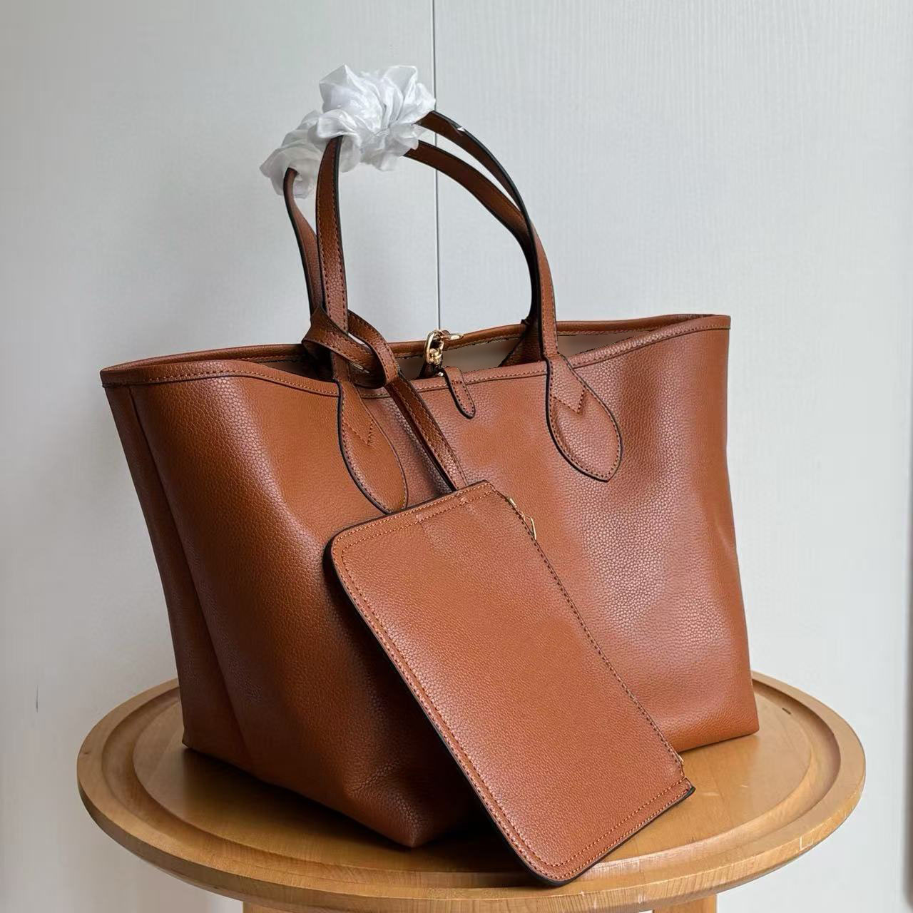 Luxurious Designer Women's Handbag - Large Capacity Shoulder Bag with Detachable Strap