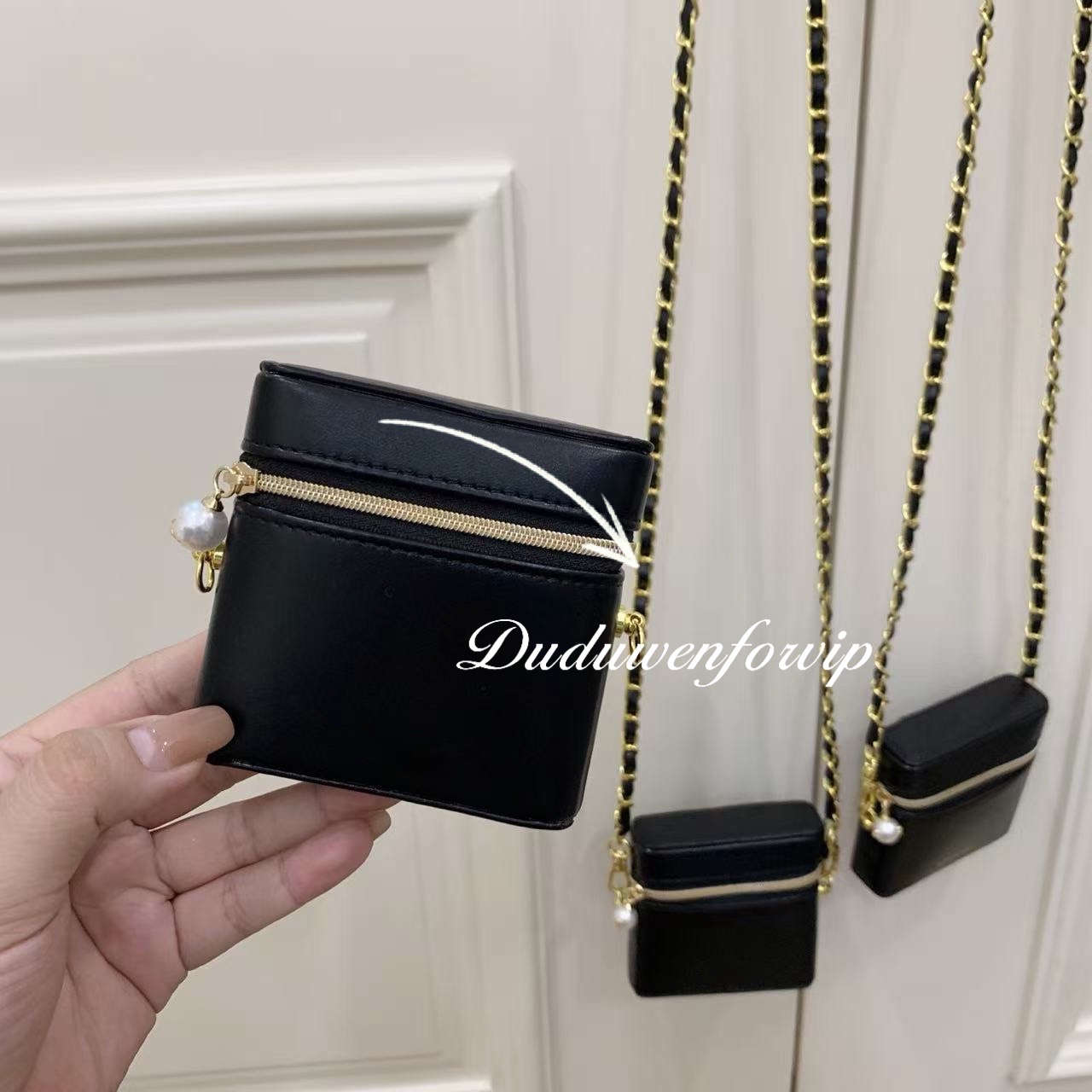 Custom fashion gift-vip-improved 8.5X9X 2.5Cm beauty.gift customs case add chain classic letter keys Organization gift packing box lipstick bags