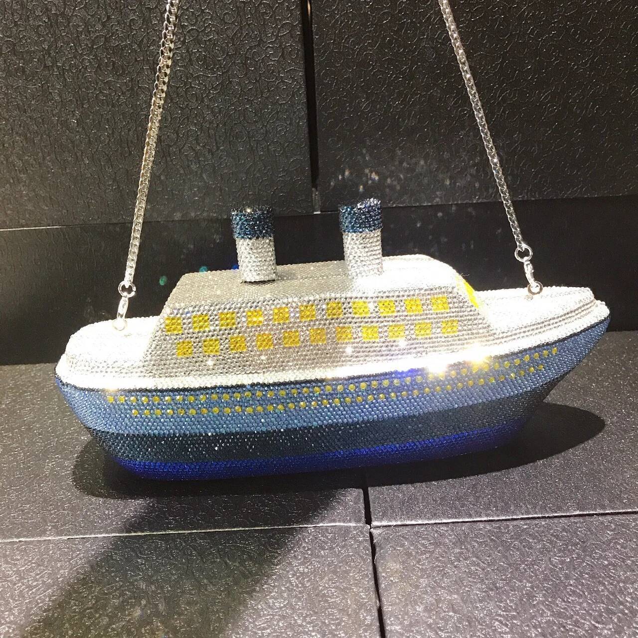 chongsukei New Boat Crystals Clutch Purse RED Blue Women Gems Evening Clutch Bag Wedding Bridal Minaudiere Rhinestones Handbags and Purses