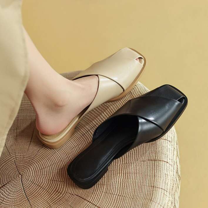 Super Comfortable Closed-Toe Sandals for Women, Square-Toe Low-heel Designer Shoe Flat Shoes, Chunky heel Fashion Half Slippers