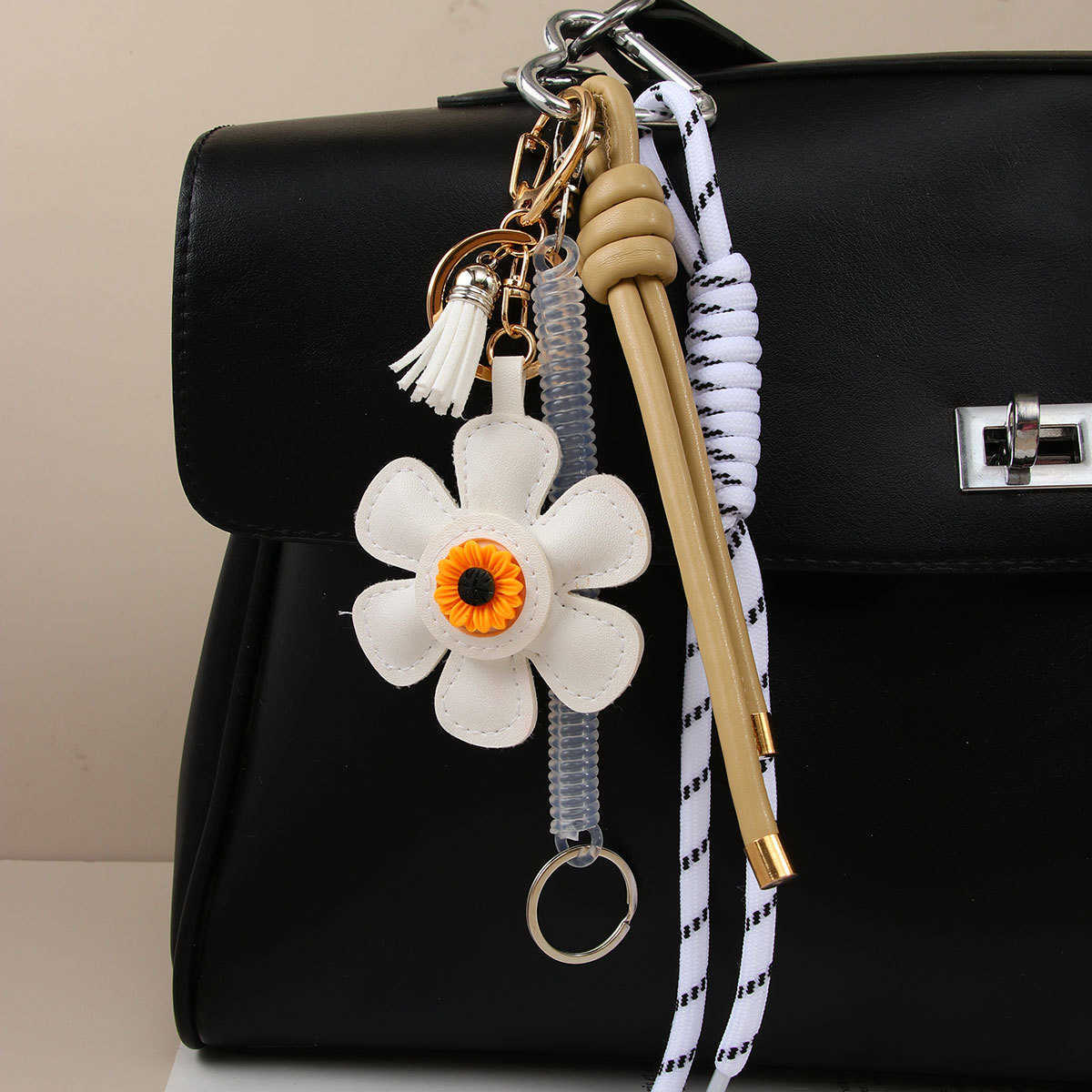 Creative Small Daisy Bag Pendant Sunflower Woven Bag Pendant Keychain H250928