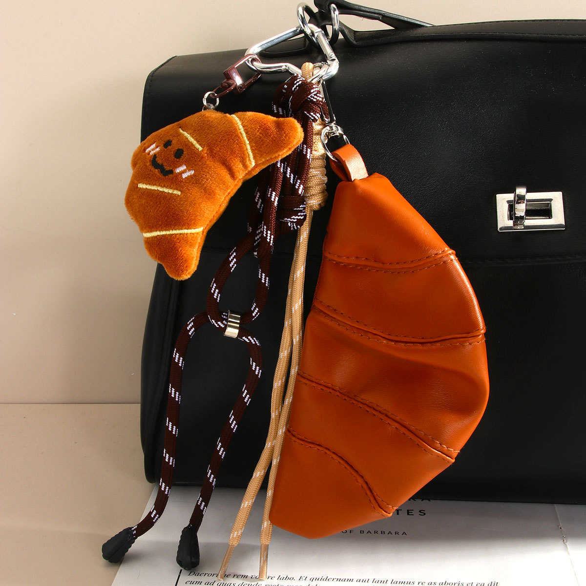 Niche Croissant Bag Coin Purse Keychain Fashion Versatile Bag Pendant Accessory H250928