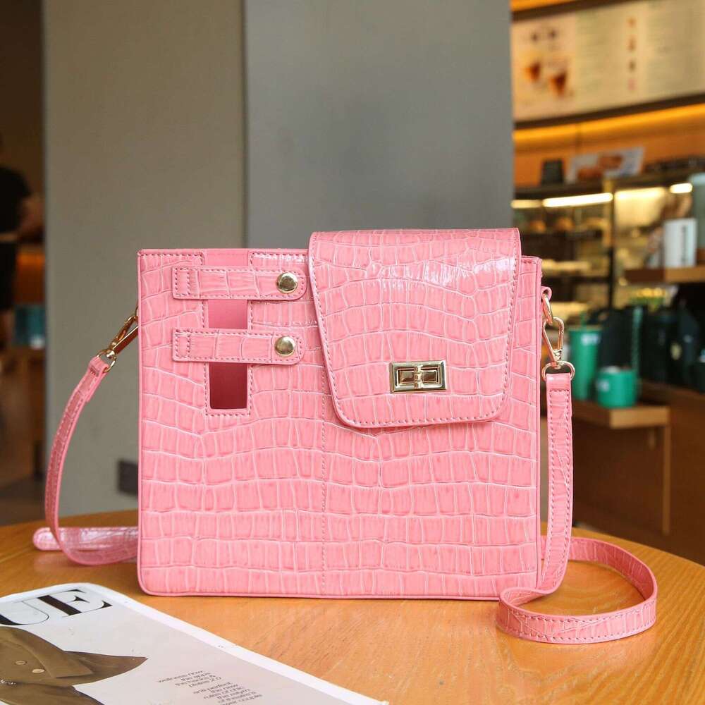 Portable Drink Bottle Water Trendy New Niche Design Large Insulated Cup Commuter Bag Single Shoulder Crossbody