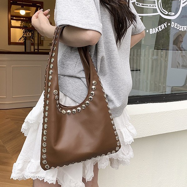 Retro Style Oil-Wax Leather Should-Armpit Bag with Rivets - Large Capacity Tote for Everyday Use