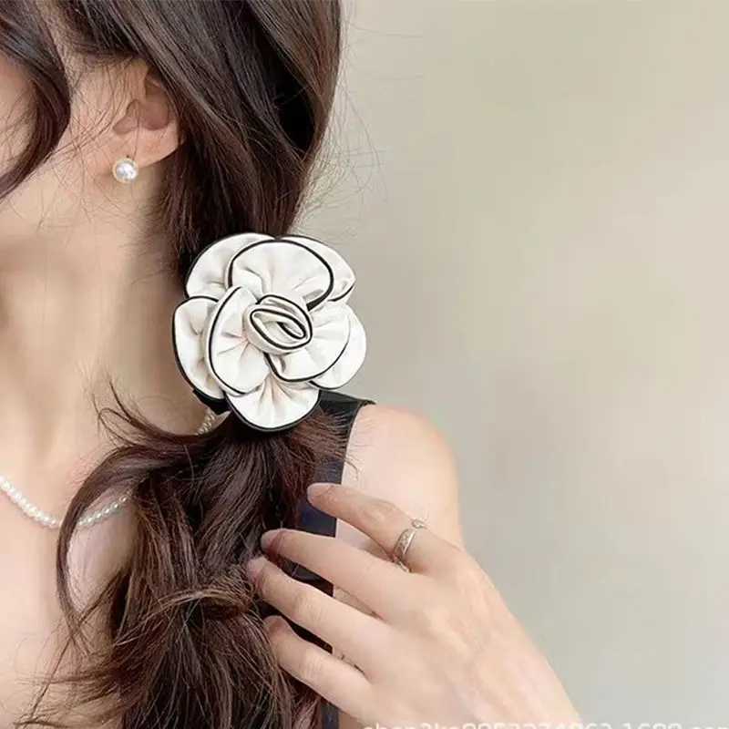 Fashion 1pc Xiaoxiangfeng Fashionable Camellia Hair Clip Large Back of Head Gripper New High end Elegant Sweet Hairpin Accessories wer Y250930