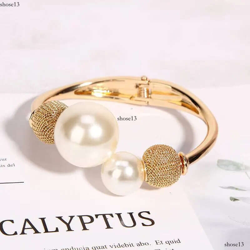 2024 Dainty Gold Plated Fashion Woman Bracelet Imitation Pearl Latest Bracelets Designs