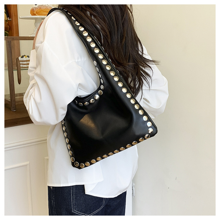 Retro Style Oil-Wax Leather Should-Armpit Bag with Rivets - Large Capacity Tote for Everyday Use